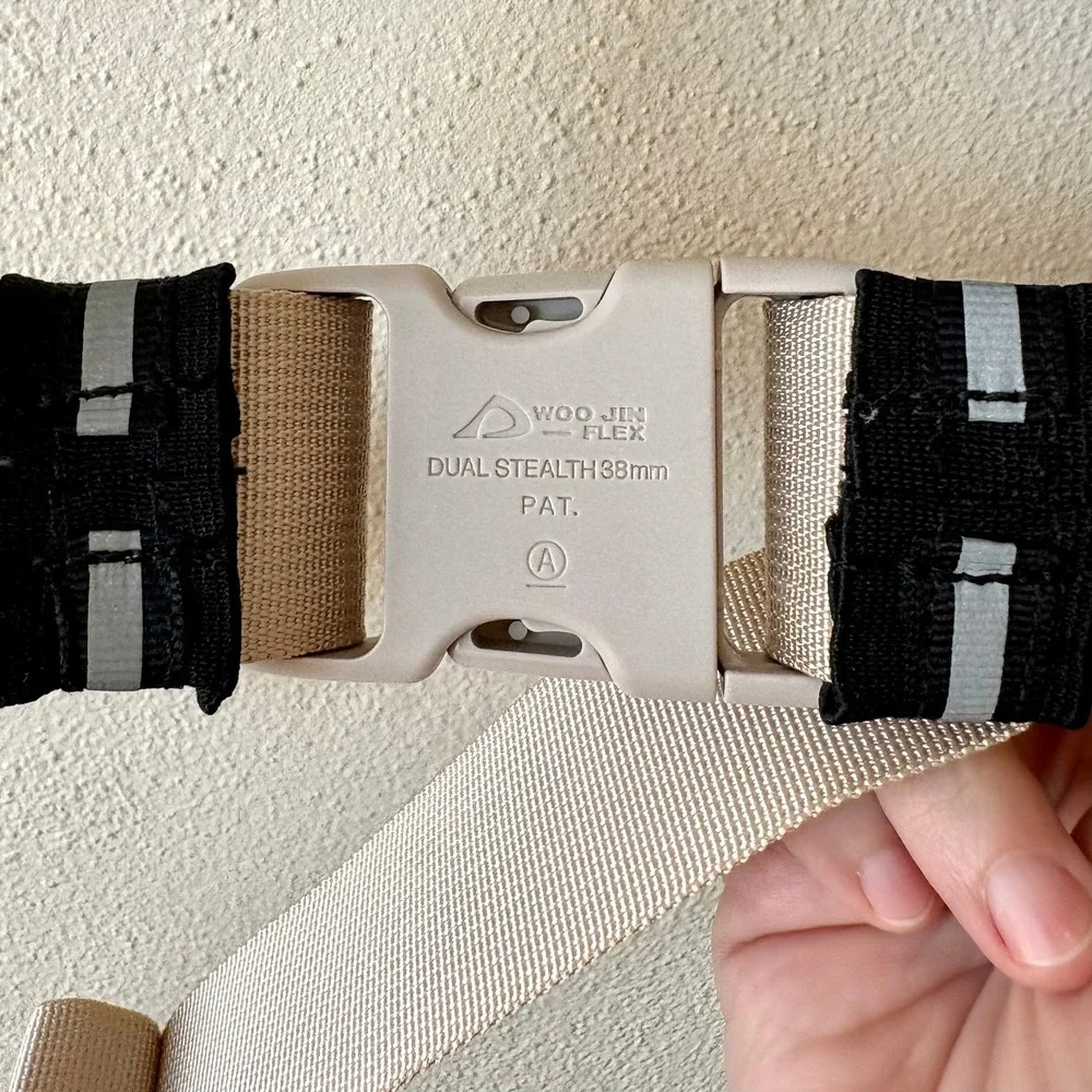 The North Face Roo II Lumbar Pack White Tan Crossbody Waist Bag Hiking Gorpcore
